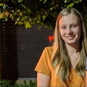 Meet your Posher, Carrie